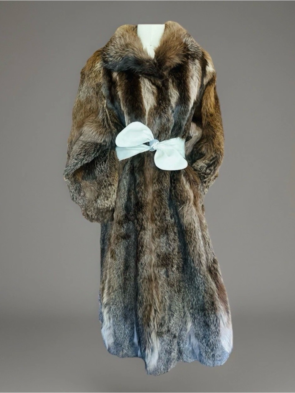 GORGEOUS FULL LENGTH DYED FOX FUR COAT SOFT! NOT LYNX CHINCHILLA SABLE SZ L